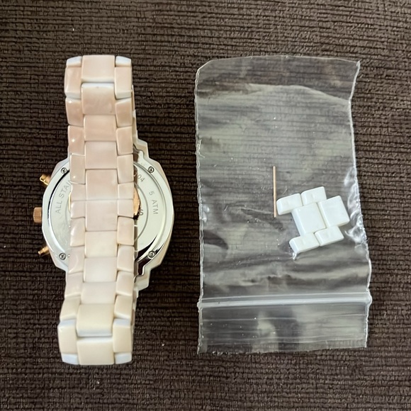 Women’s Michael Kors Watch - Picture 2 of 6